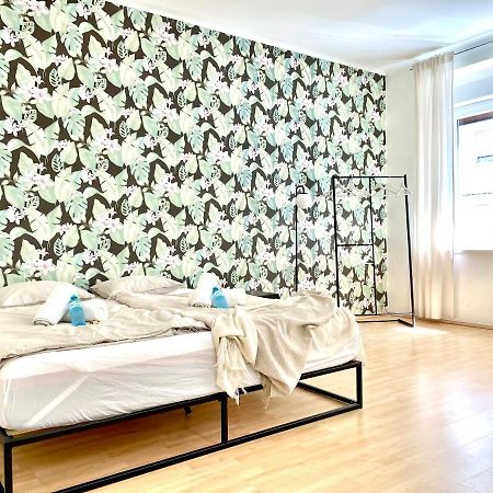 Central Comfy Apartment - Self Check-In Graz Exterior photo